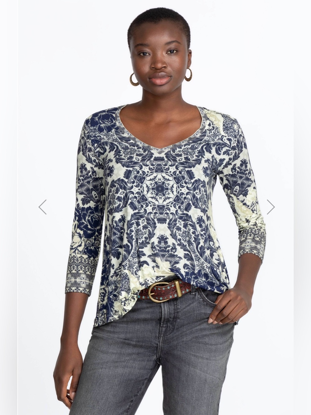 Johnny Was Filo Favorite Blue Ivory Damask V-Neck Swing Tee XXS